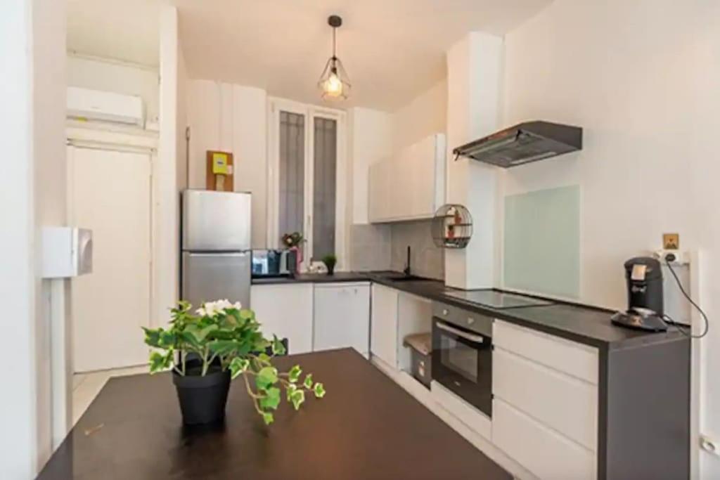 T2 Appartement Lumineux A La Joliette Marseille Exterior photo